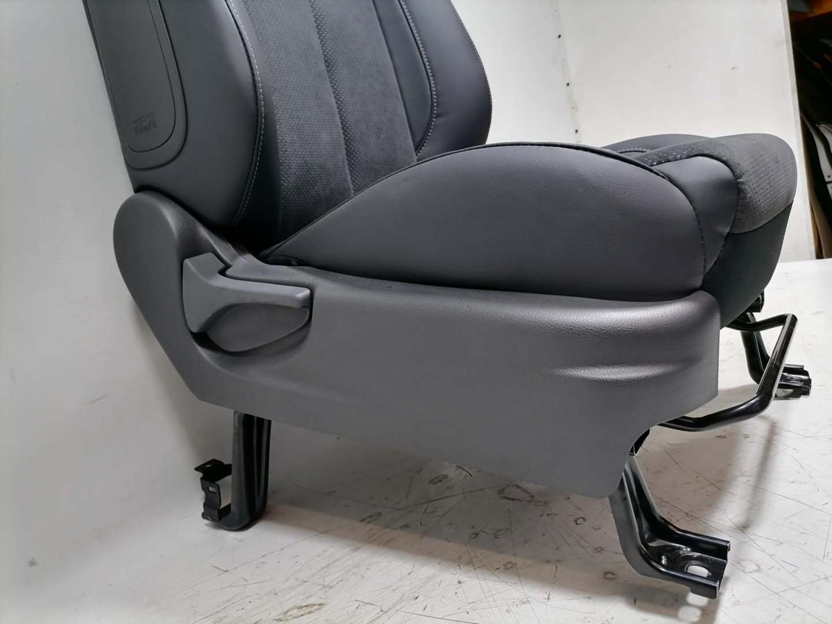 Mitsubishi Eclipse Cross GL3W original Sitz vorn rechts Beifahrersitz Teilleder elektrisch Bj.2023